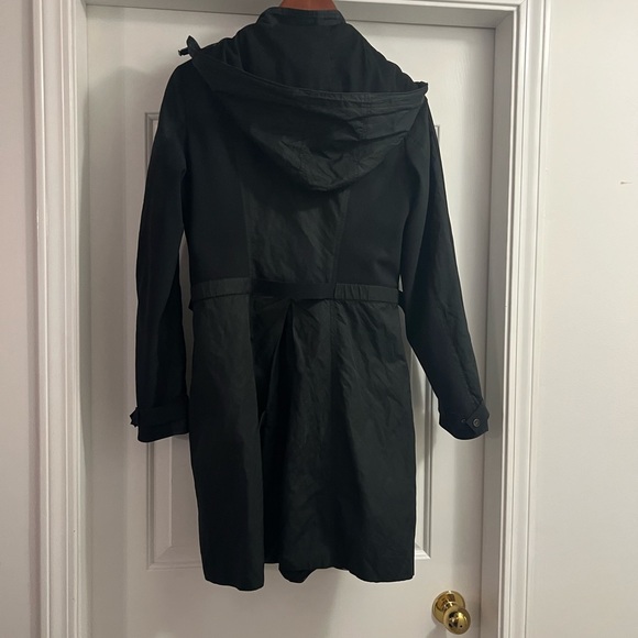 Elie Tahari rain jacket - Picture 4 of 7